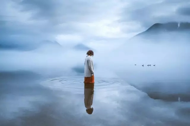 执左手流年，看右手风光