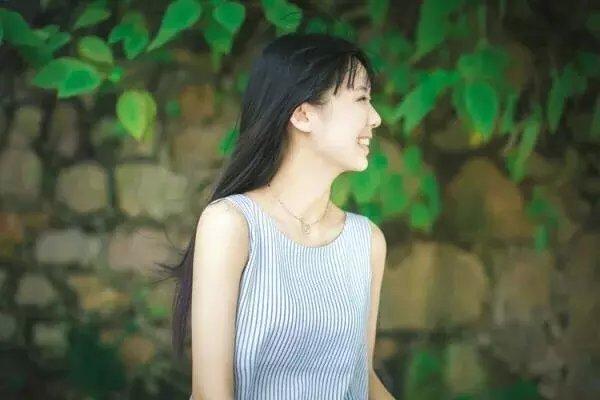 二十四岁， 笑靥如花